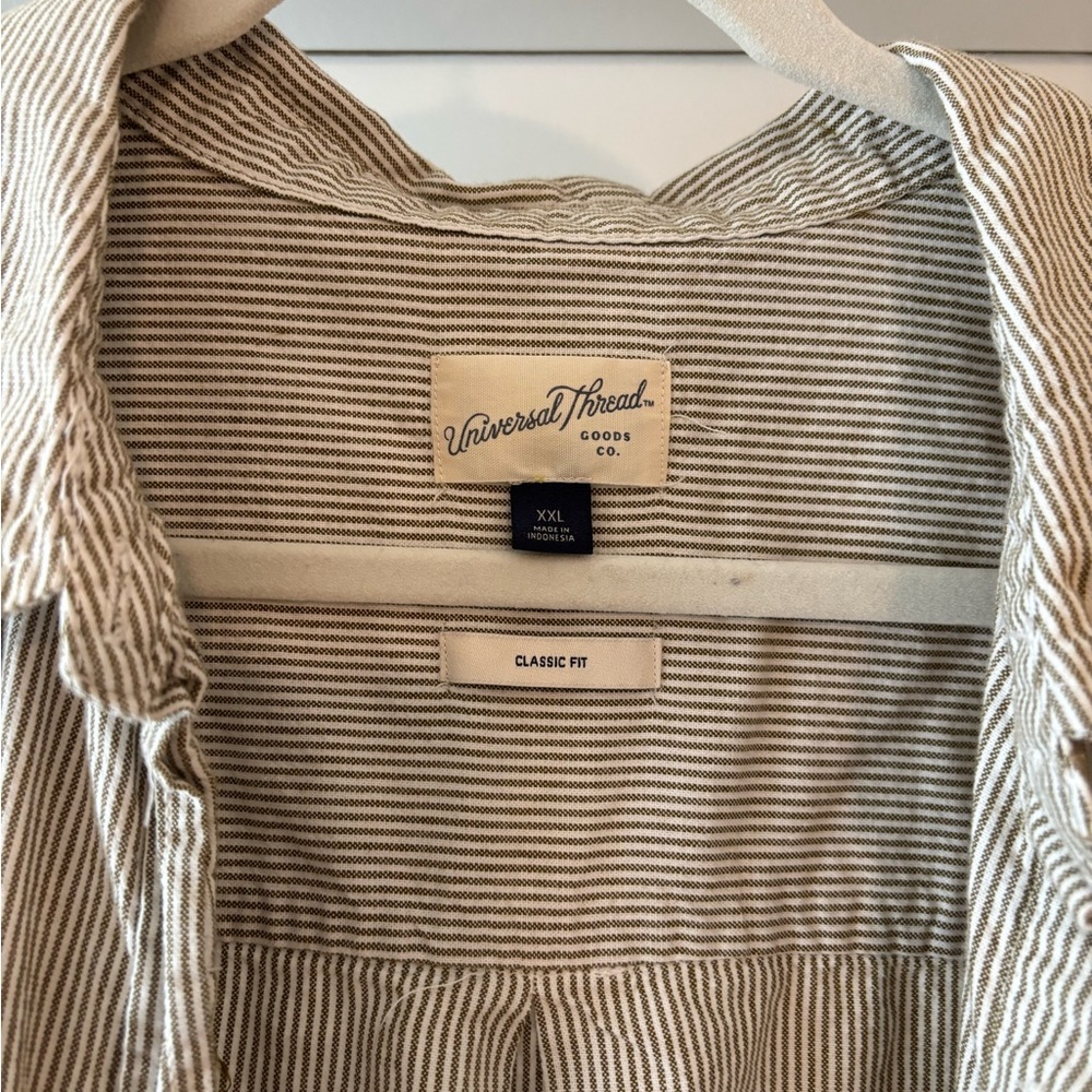 Universal Thread Button Up - Picture 2 of 4
